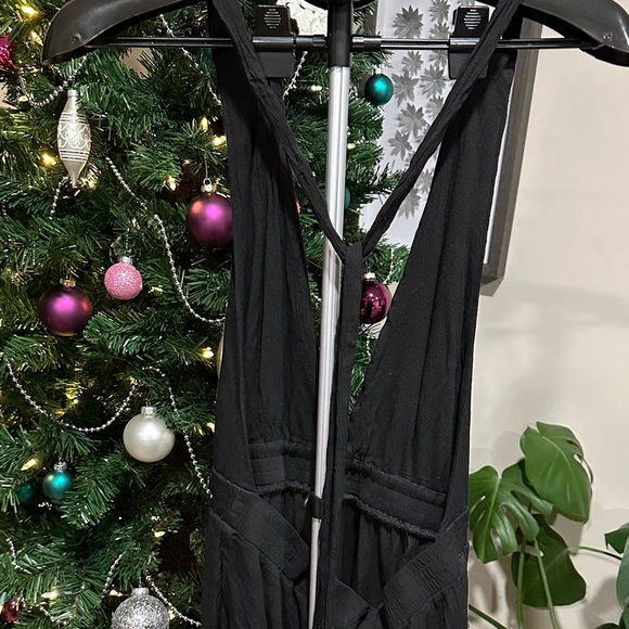 *LULUS* Black Convertible Halter Tie Ankle Cuff Jumpsuit Size Large - Picture 8 of 9